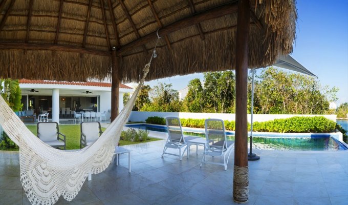 Yucatan - Mayan Riviera - Puerto Aventuras villa vacation rentals with private pool and staff