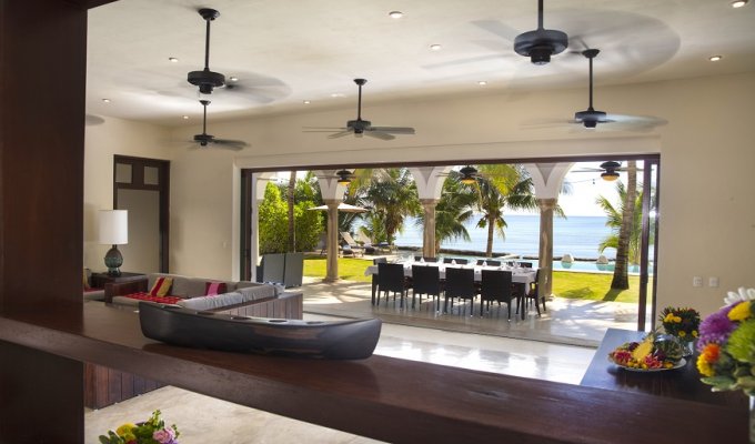 Yucatan - Mayan Riviera - Puerto Aventuras Luxury Waterfront villa vacation rentals with private pool and staff