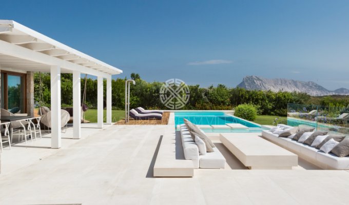 Sardinia Villa Vacation rental with private pool and Staff