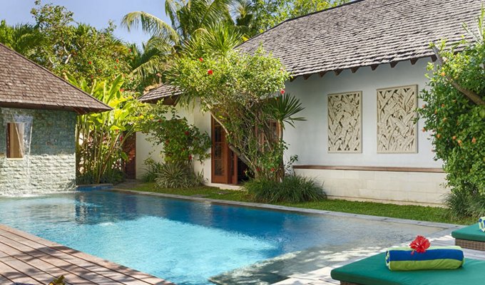 Seminyak Bali villa rental private pool and jacuzzi from the beach with staff  