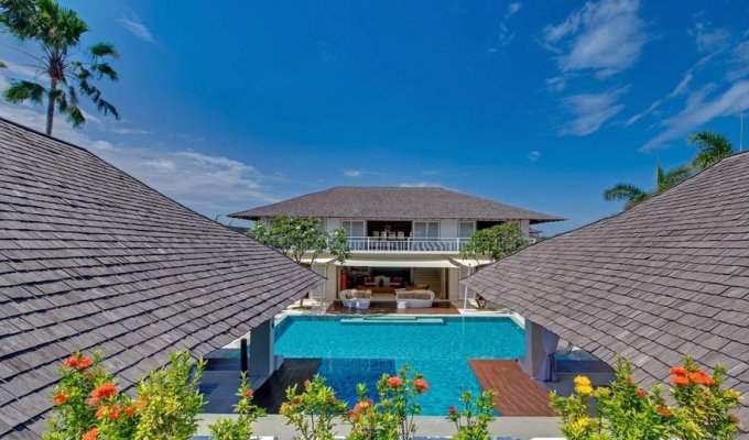 Seminyak Bali villa rental private pool near the beach with staff  