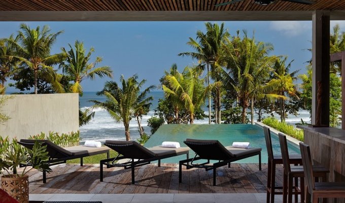 Indonesia Bali Beachfront Villa Vacation Rentals in Canggu with staff and close to golf