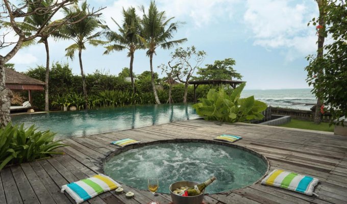 Indonesia Bali Beachfront Villa Vacation Rentals in Canggu with private pool and staff