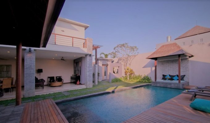 Indonesia Bali Villa Vacation Rentals in Canggu with private pool and staff