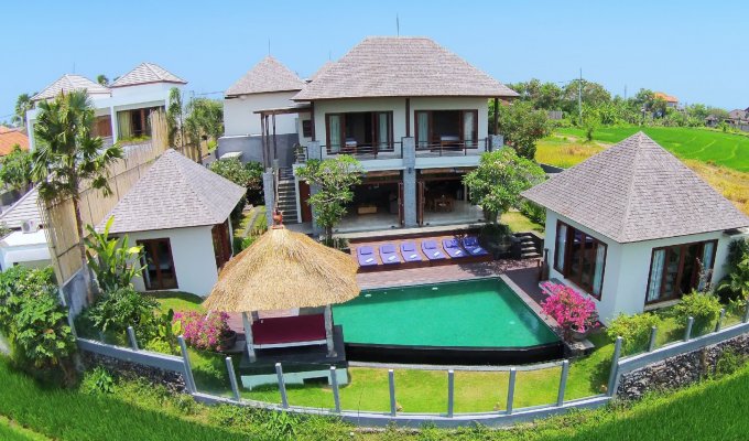 Indonesia Bali Villa Vacation Rentals in Canggu with private pool and staff