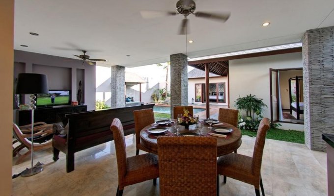 Indonesia Bali Villa Vacation Rentals in Canggu with private pool and staff