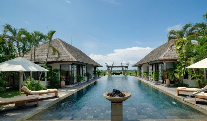 Indonesia Bali Villa Vacation Rentals in Canggu with jacuzzi and staff