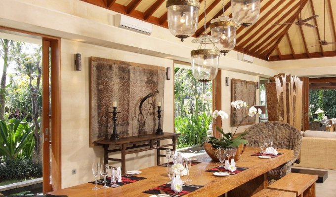 Indonesia Bali Villa Vacation Rentals in Canggu close to Berawa beach and with staff