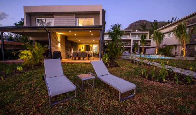 Black River Beachfront Duplex holiday rentals pool and wifi Mauritius