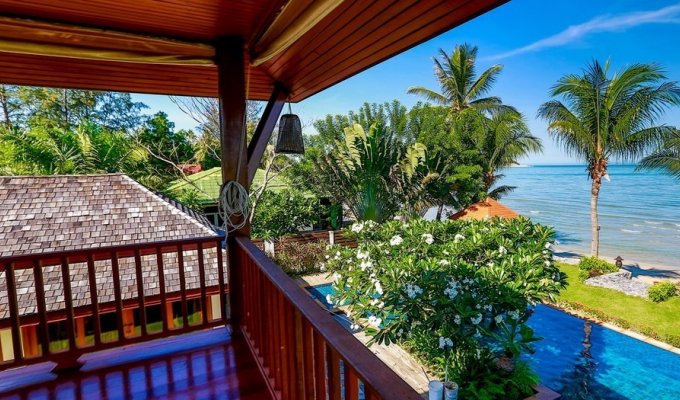 Thailand Beachfront Villa Vacation Rentals in Koh Samui with private pool and Staff