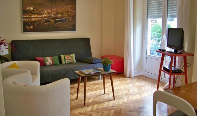 Lisbon Santa Cruz Apartment Holiday Rental close to Rossio with balcony