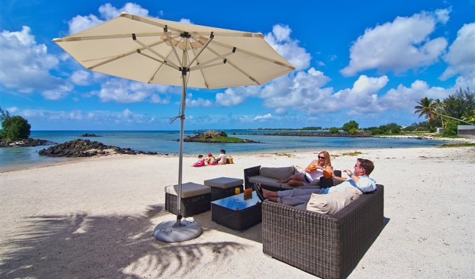 Mauritius beachfront Apartment rentals in Trou aux Biches with magnificent sea view and communal pool