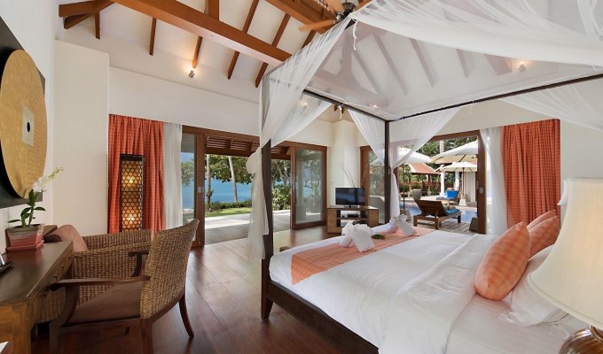 Thailand Beachfront Villa Vacation Rentals in Koh Samui with private pool and Staff