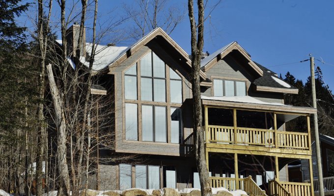 Quebec Stoneham Cottage Vacation Rentals with spa and covered terrace