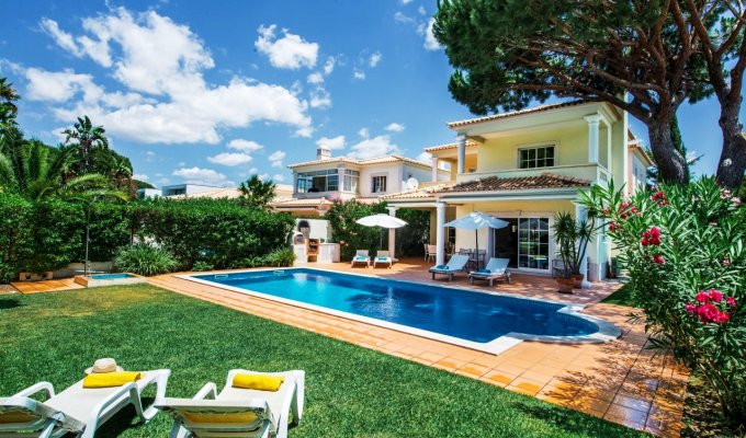 Algarve Portugal Villa Holiday Rental Vilamoura is 750m from the beach and view over the Pinhal golf course