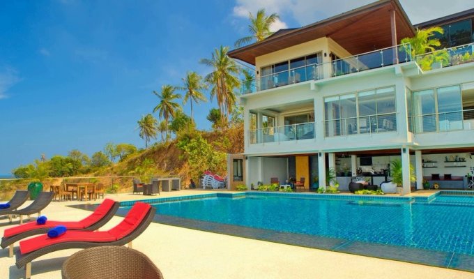 Thailand Penthouse Vacation Rentals in Koh Samui with jacuzzi and Staff