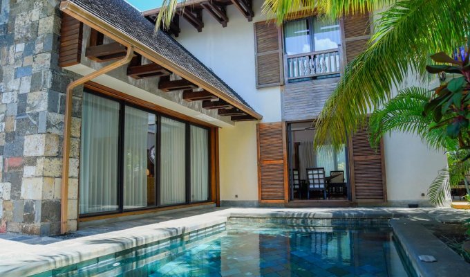 Beach Front Mauritius Villa Poste Lafayette with staff & heated pool