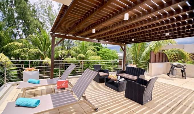 Mauritius Penthouses rentals in Trou aux Biches with direct access to the beach and communal pool