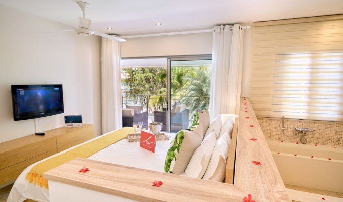 Mauritius Penthouses rentals in Trou aux Biches with direct access to the beach and communal pool