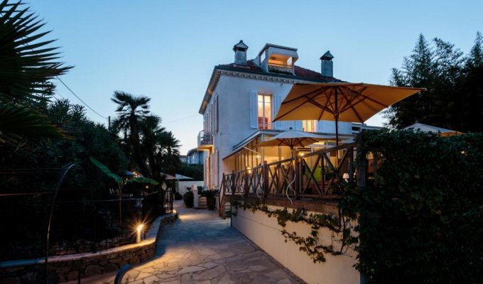 Luxury French Riviera Villa Rental Antibes near Salis beach 