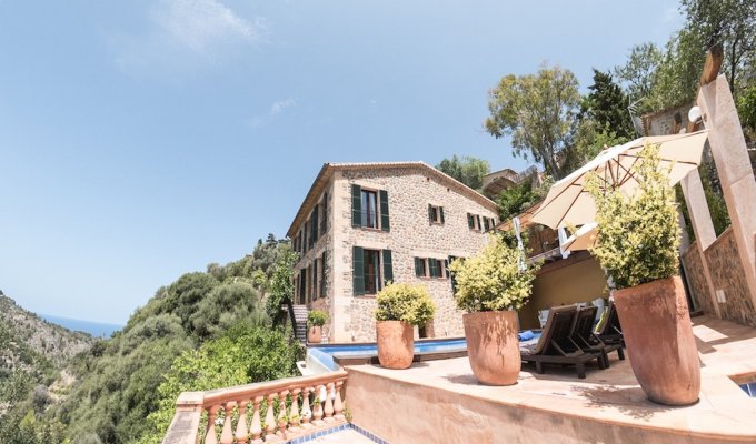 Balearic Islands luxury villa rental Mallorca Deia 8 people private pool fitness room 3 Km from the beach
