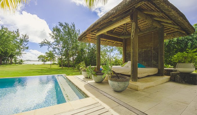 Mauritius Beachfront Villa Rentals in Trou d'Eau Douce close to Cerfs Island