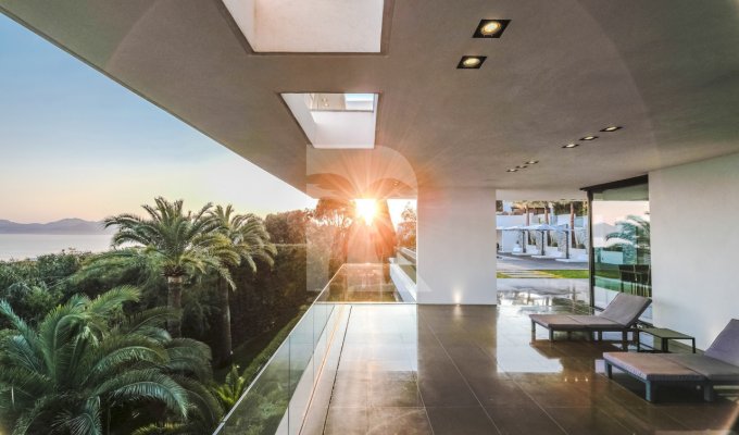 Luxury French Riviera Villa Rental Cannes near beach sea view heated pool sauna hammam jacuzzi Concierge Services
