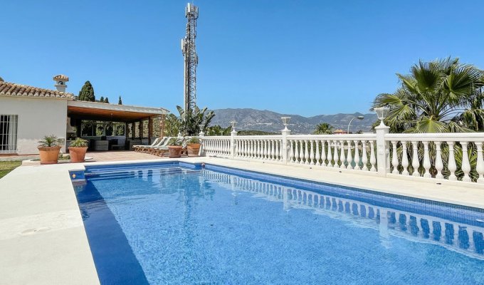12 guest villa Fuengirola