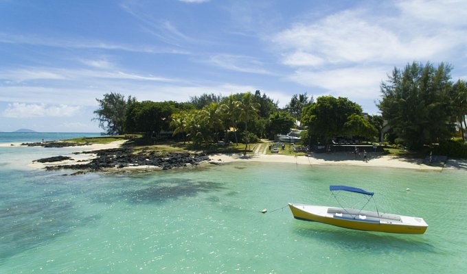 Mauritius Beach House in Pereybere beach close to Grand Bay with staff