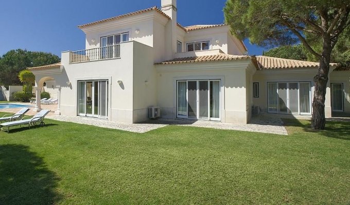 Quinta do Lago Portugal Villa Holiday Rental with heated pool and 10 mns walking from the beach, Algarve