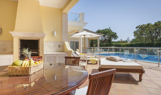 Quinta do Lago Portugal Luxury Villa Holiday Rental with heated pool and 5 mns walking from the beach, Algarve