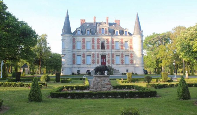  Vendée Castle Rental La Roche sur Yon with Putting Green