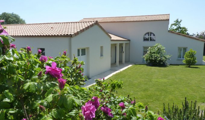 Vendee Holiday Home Rental Puy du Fou heated pool group