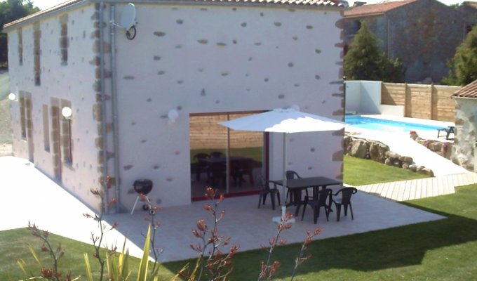 Vendee Holiday Home Rental La Roche sur Yon with private pool