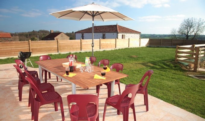 Vendee Holiday Home Rental La Roche sur Yon with heated pool for group