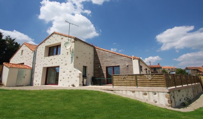 Vendee Holiday Home Rental La Roche sur Yon with heated pool