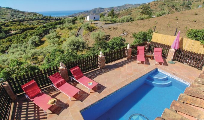 Pool with coutryside and sea view