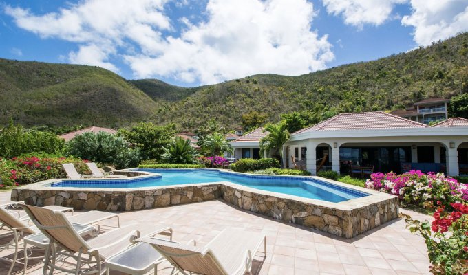 BVI Virgin Gorda Beachfront Villa Vacation rental Mahoe Bay beach Pool Staff Kayaks