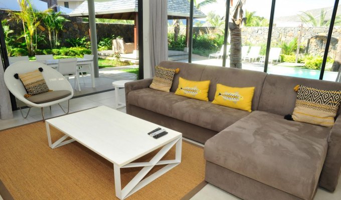 Mauritius West Coast villa rental La Preneuse Beach in a complex with restaurant & services 