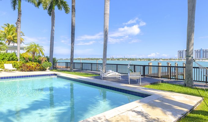 Miami Beach Waterfront Luxury Villa rental Venetian Islands heated pool & jacuzzi