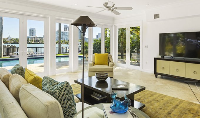 Miami Beach Waterfront Luxury Villa rental Venetian Islands heated pool & jacuzzi