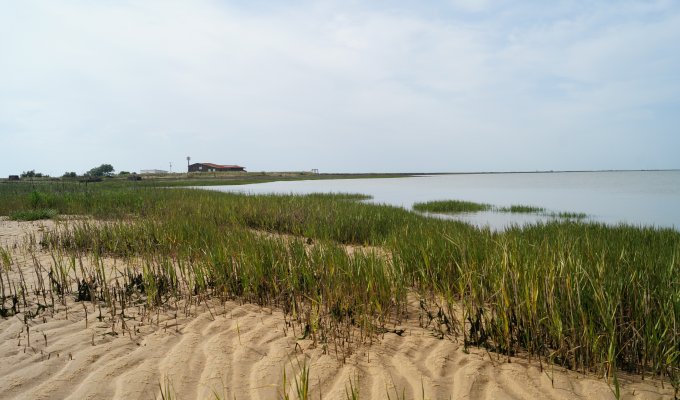 Vendee Holiday Home Rental L'Aiguillon sur Mer for group  facing the lake, close to shops and the port