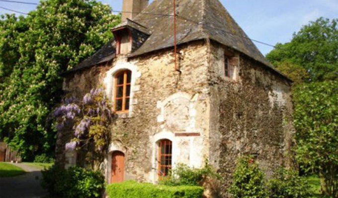 Pays de la Loire Castle Rental Cholet with pool 45 minutes from Puy du Fou et Terra Botanica Park