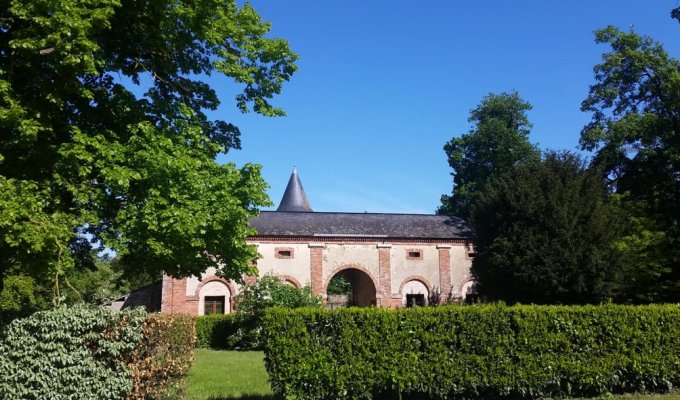 Pays de la Loire Holiday Home Rental  in the garden of a castle with swimming pool and tennis court available