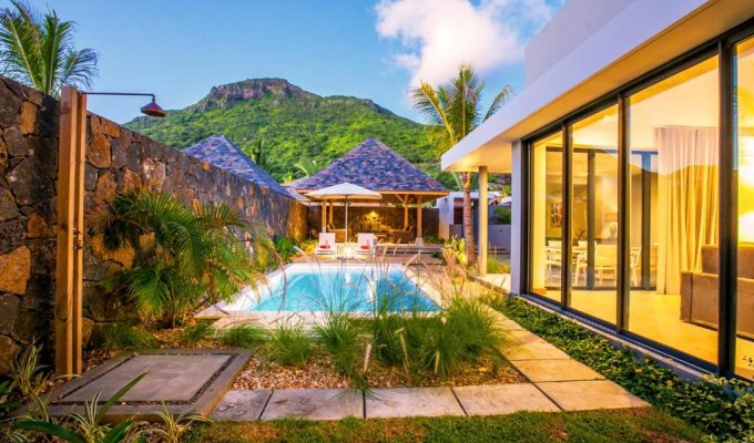 Mauritius West Coast villa rental La Preneuse Beach in a complex with restaurant & services 