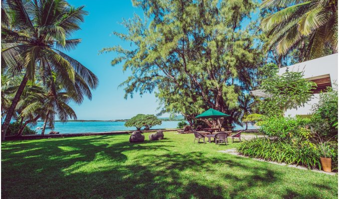 Mauritius Beachfront Villa Rentals in Trou d'Eau Douce close to Cerfs Island with staff