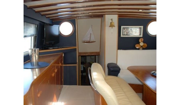 Ketch 25M Cruise Charter