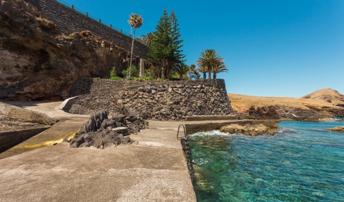 Funchal Portugal Villa Rental beachfront and 2 km from the Ponta de Sao Lourenco, Madeira