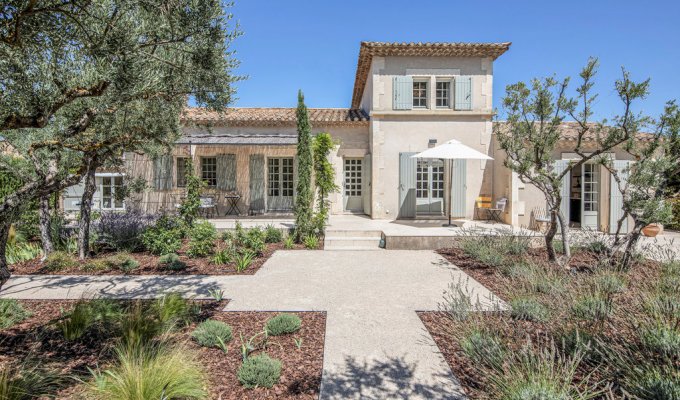 Saint Remy de Provence Luxury Villa Rental with Swimming Pool