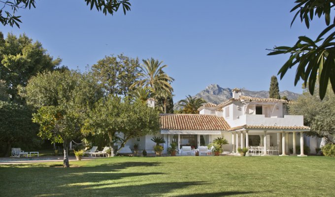 Villa and its large garden